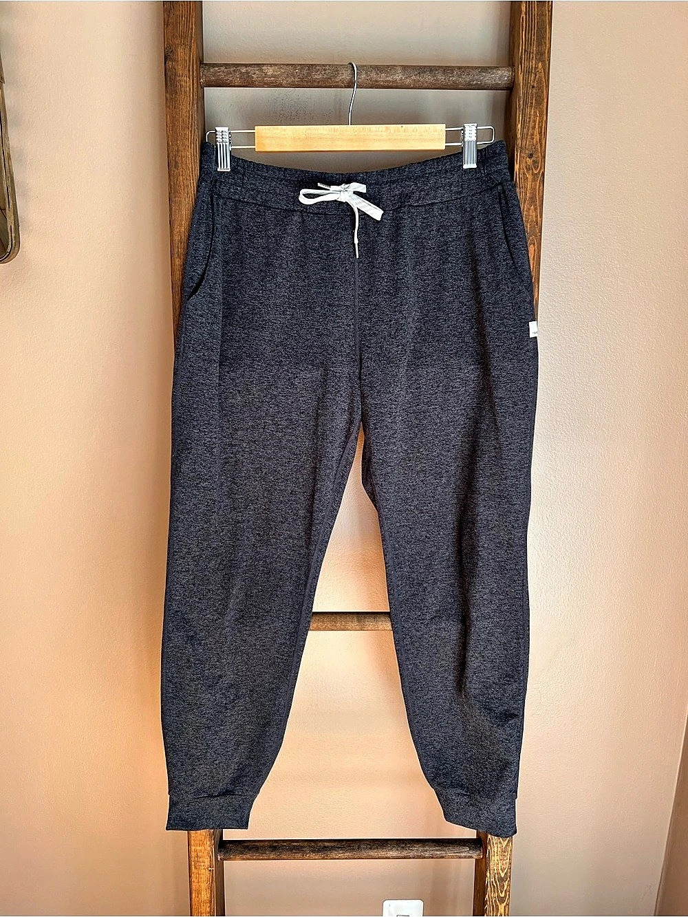 Vuori Performance Jogger Pants Gray Medium
